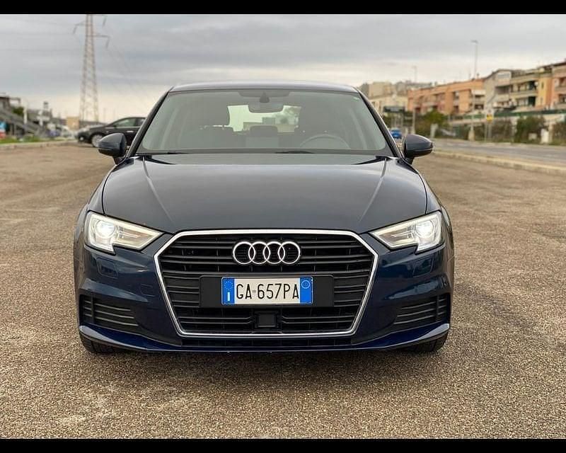 Usata Audi A3 Business 150 CV (110 kW) 2020 Blu Berlina
