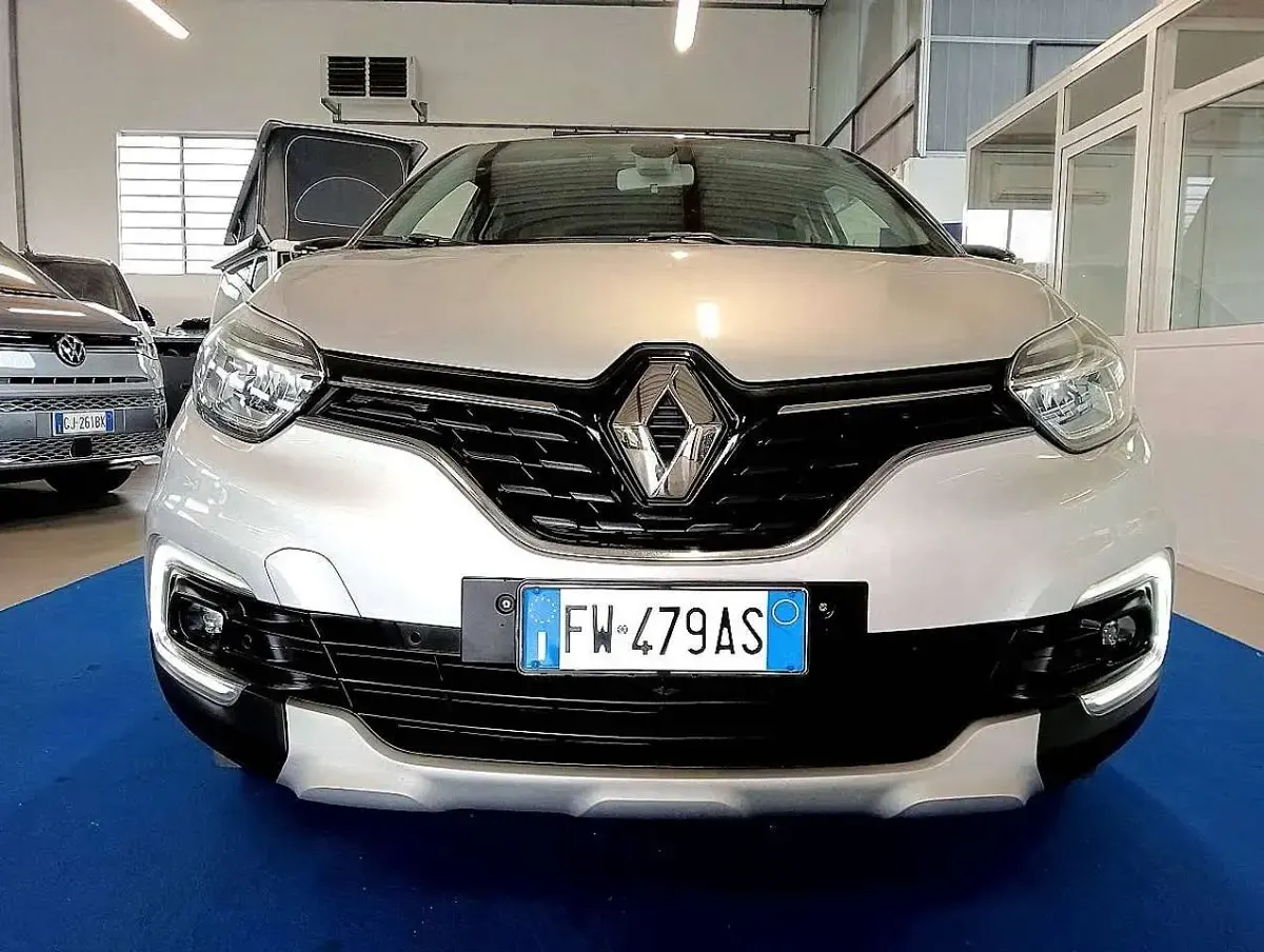 Usata Renault Captur 90 CV (66 kW) 2019 Argento SUV