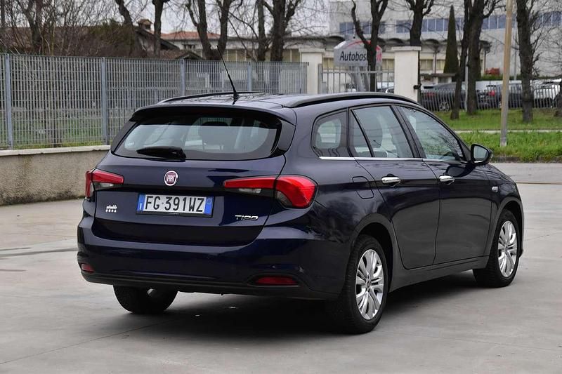 Usata Fiat Tipo 120 CV (88 kW) 2017 Blu/azzurro Station wagon