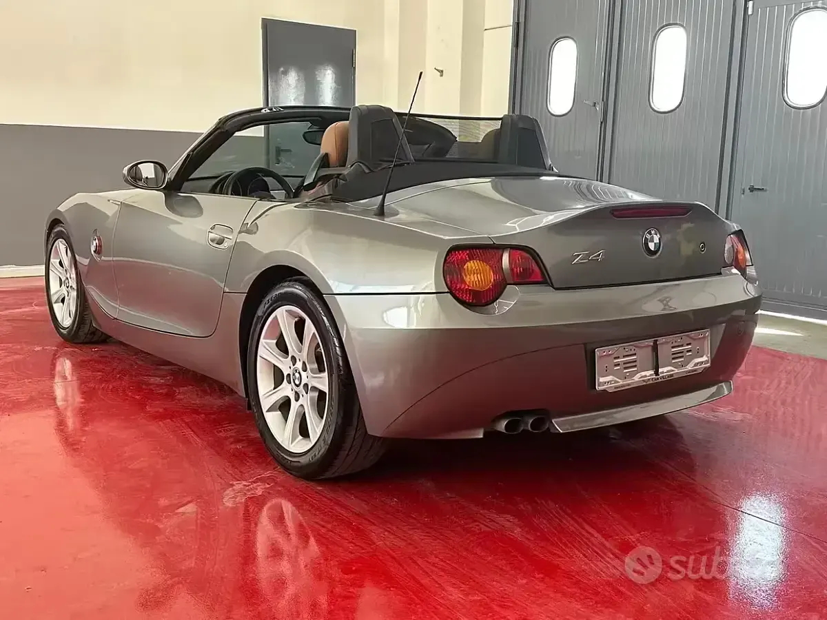 Usata BMW Z4 192 CV (141 kW) 2004 Grigio Cabrio