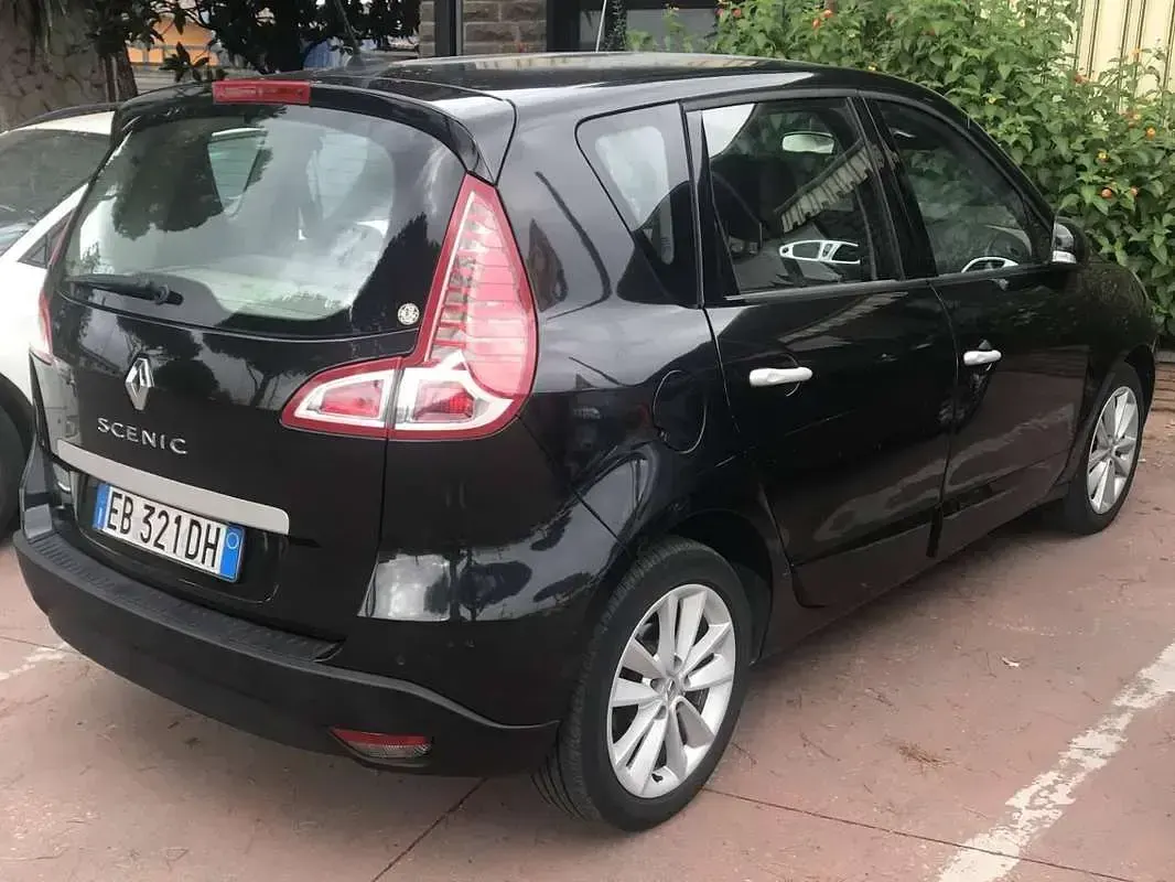 Usata Renault Scenic E-Tech Luxe 131 CV (96 kW) 2010 Nero Monovolume