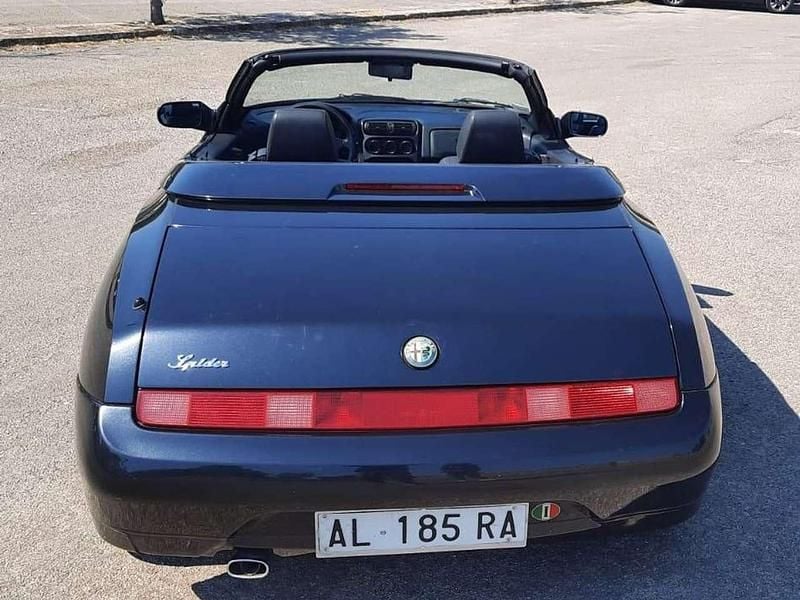 Usata Alfa Romeo Spider Lusso 150 CV (110 kW) 1996 Other Cabrio
