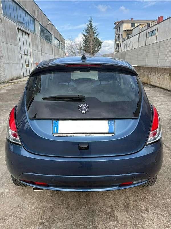Usata Lancia Ypsilon S 69 CV (50 kW) 2024 Blu/azzurro Utilitaria