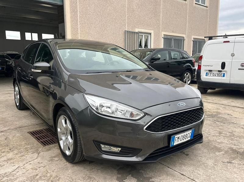 Usata Ford Focus 95 CV (69 kW) 2017 Grigio Berlina