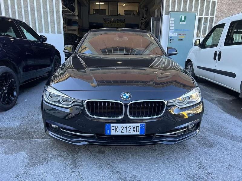 Usata BMW 330 Sport Line 258 CV (189 kW) 2017 Nero Station wagon