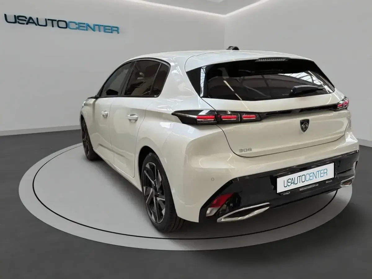 Usata Peugeot 308 Allure 131 CV (96 kW) 2023 Verde Berlina