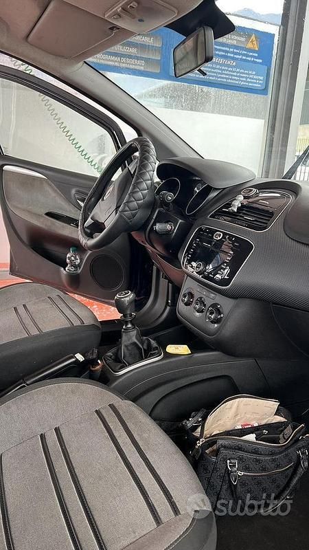 Usata Fiat Punto 77 CV (56 kW) 2010 Blu Utilitaria