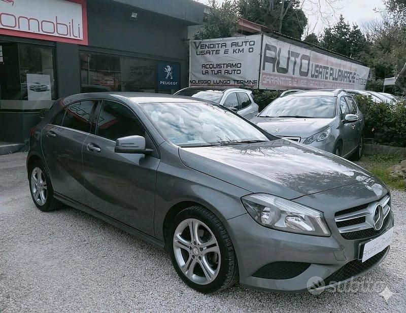 Usata Mercedes A180 109 CV (80 kW) 2015 Grigio Berlina