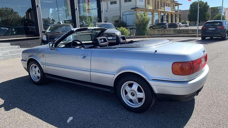 Usata Audi Cabriolet 116 CV (85 kW) 1995 Argento Cabrio