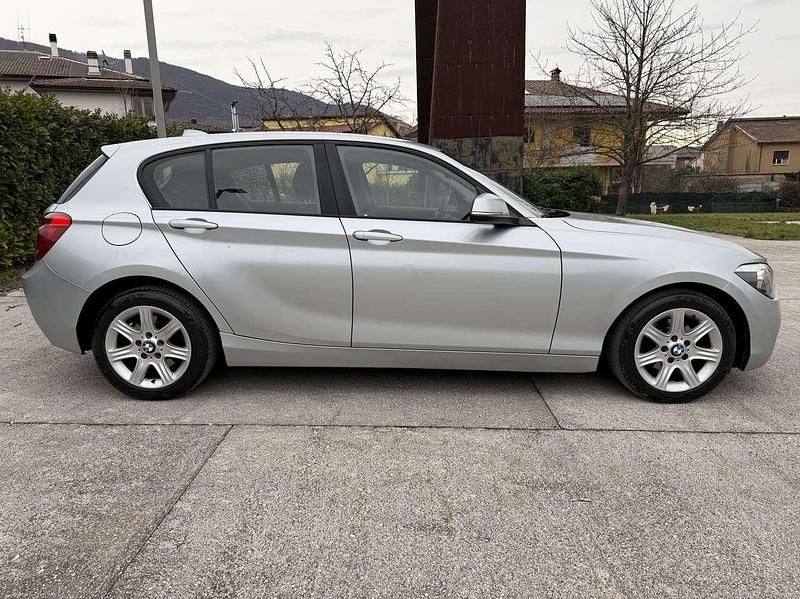 Usata BMW 116 116 CV (85 kW) 2012 Argento Utilitaria