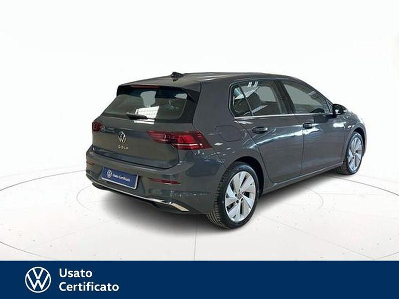 Usata VW Golf VIII Style 150 CV (110 kW) 2025 Grigio / pastello Berlina