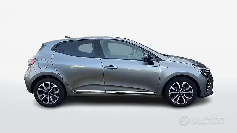 Usata Renault Clio V Techno 91 CV (66 kW) 2025 Grigio Berlina