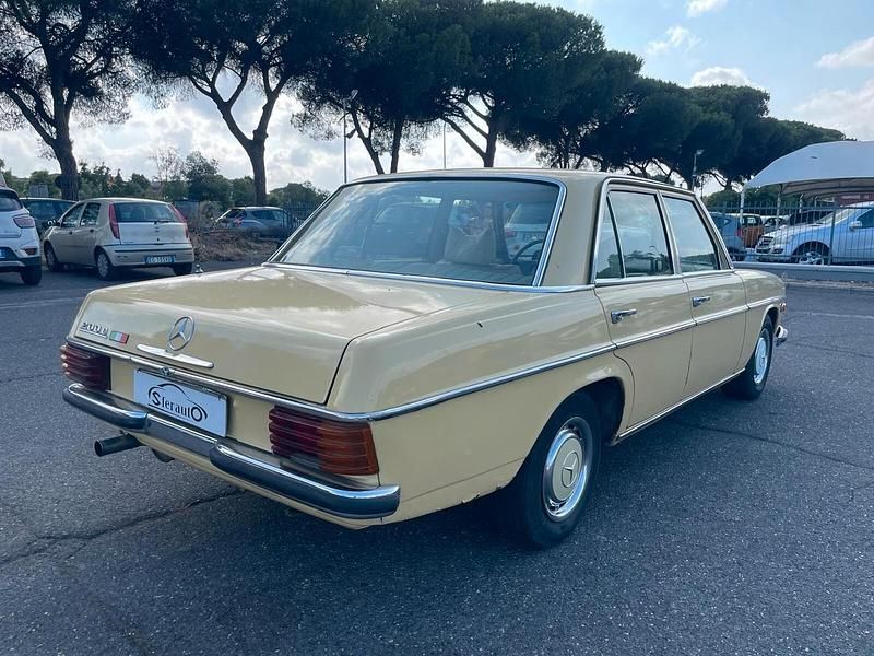 Usata Mercedes W115 60 CV (44 kW) 1975 Giallo Berlina