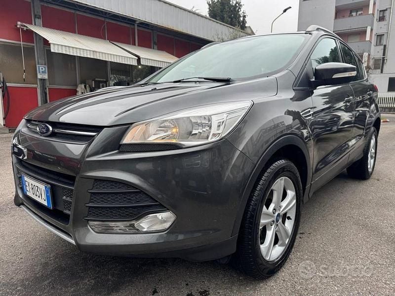 Usata Ford Kuga Titanium 120 CV (88 kW) 2015 Grigio SUV