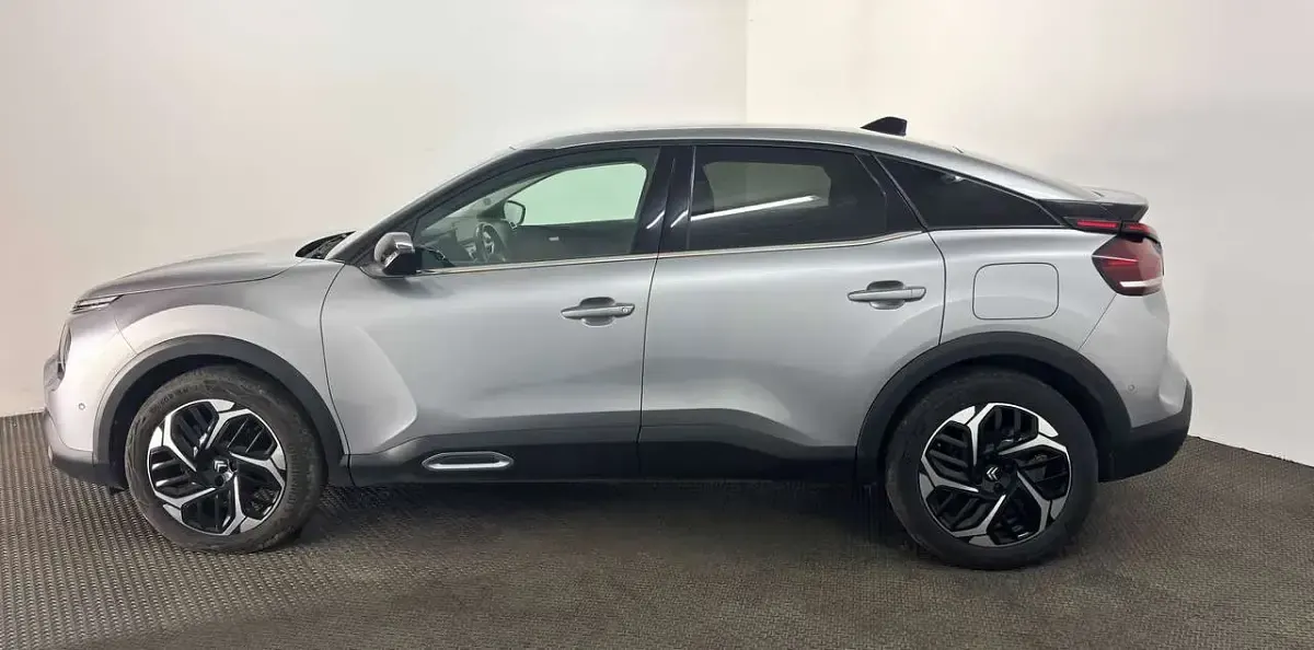 Usata Citroën C4 Shine 131 CV (96 kW) 2023 Grigio platinum SUV