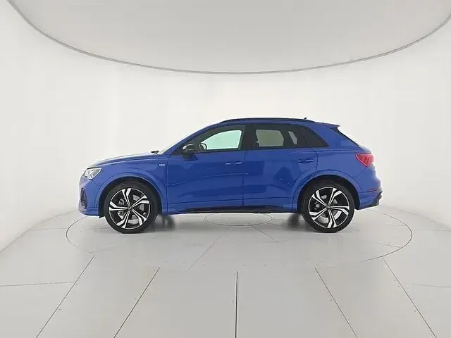 Usata Audi Q3 Exclusive 200 CV (147 kW) 2023 Blu/azzurro SUV