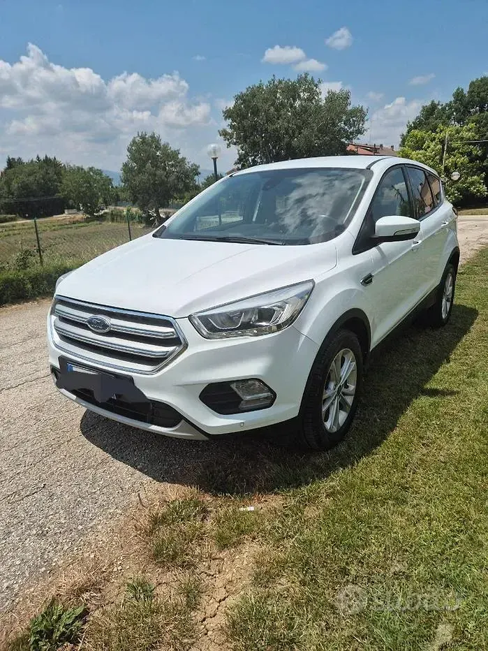 Usata Ford Kuga 120 CV (88 kW) 2019 Bianco SUV