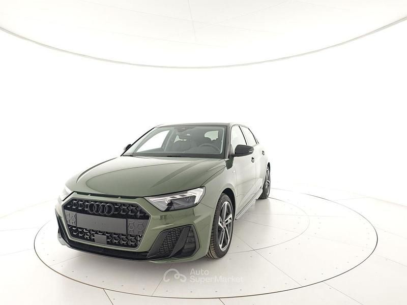 Nuova Audi A1 Design 116 CV (85 kW) 2025 Verde SUV