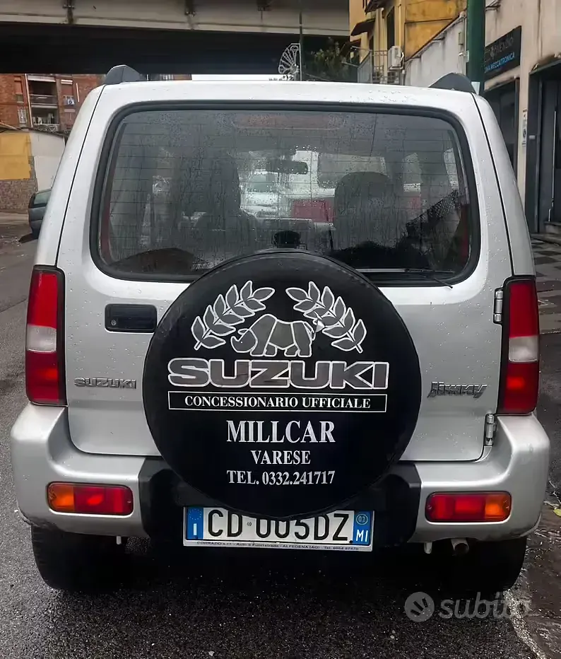 Usata Suzuki Jimny 82 CV (60 kW) 2002 Grigio SUV