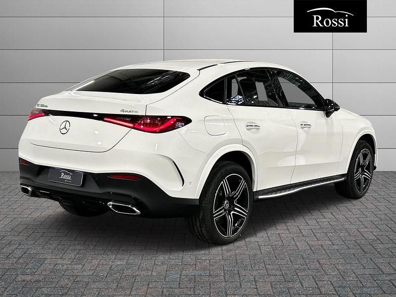 Nuova Mercedes GLC300e 197 CV (144 kW) 2026 Nero Coupé