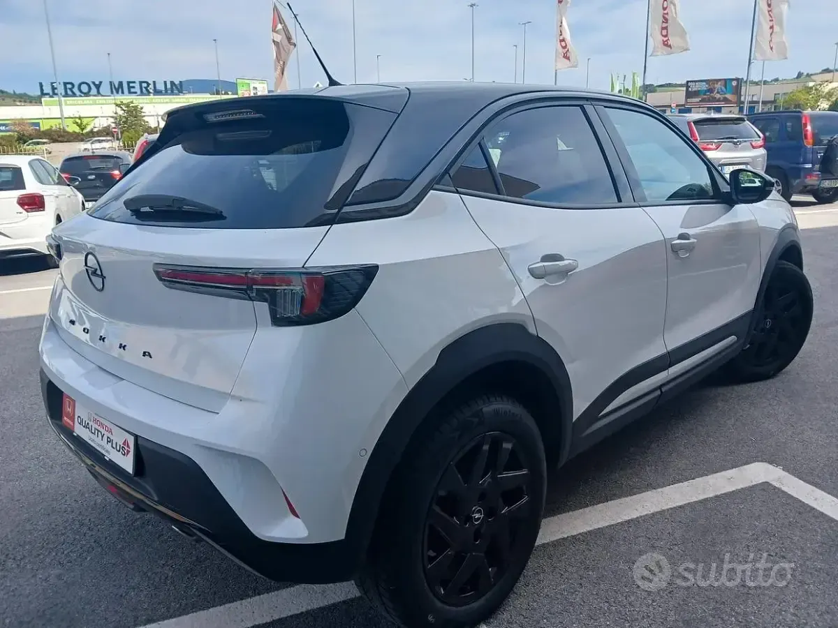 Usata Opel Mokka 110 CV (80 kW) 2023 Bianco SUV
