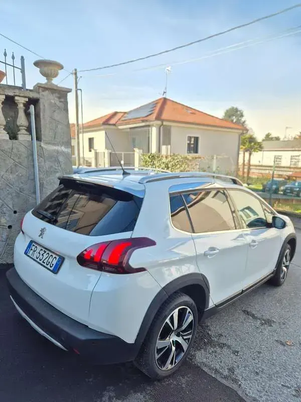 Usata Peugeot 2008 Allure 110 CV (80 kW) 2018 Bianco SUV
