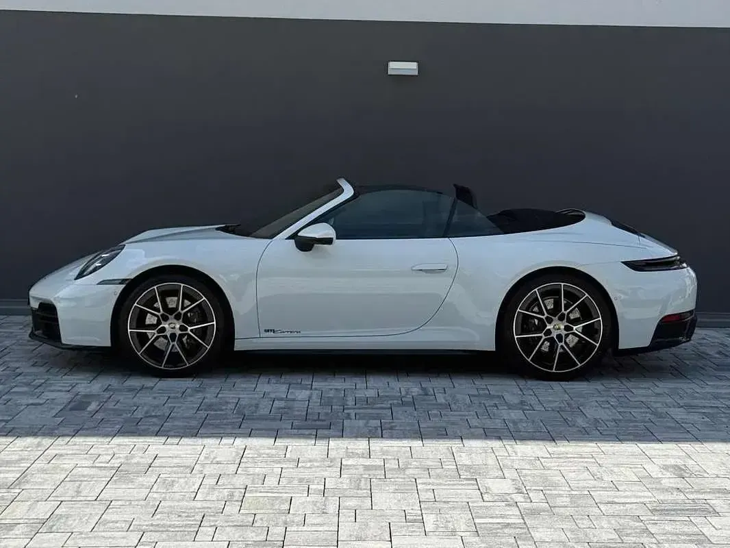 Usata Porsche 992 394 CV (289 kW) 2024 Bianco Cabrio