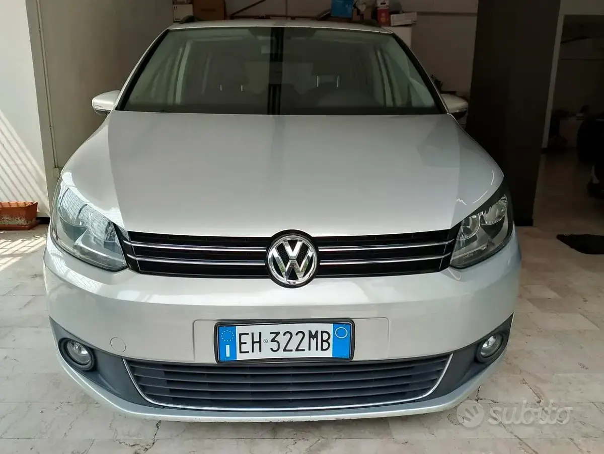 Usata VW Touran Comfortline 105 CV (77 kW) 2011 Grigio Monovolume