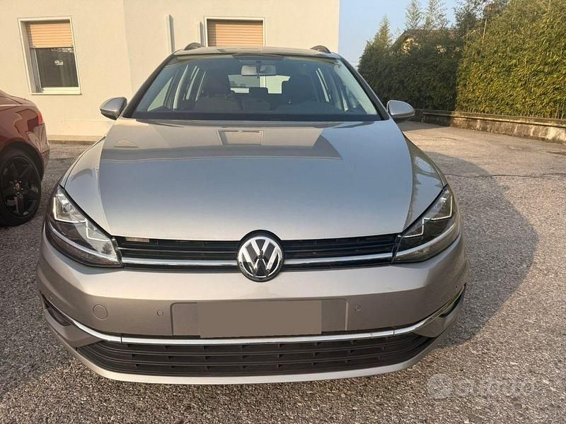 Begagnad VW Golf VII Executive 116 HK (85 kW) 2020 Grå Kombi