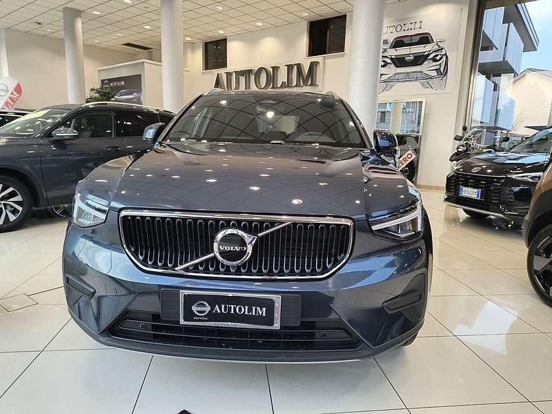 Nuova Volvo XC40 Core 163 CV (119 kW) 2025 Denim blue SUV