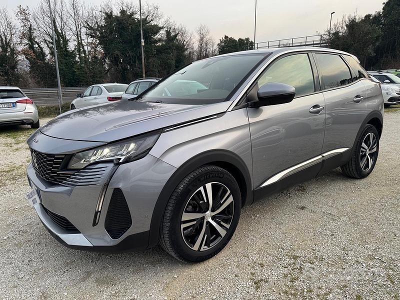 Usata Peugeot 3008 Allure 130 CV (95 kW) 2021 Grigio SUV