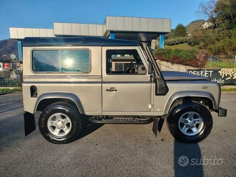 Usata Land Rover Defender SE 122 CV (89 kW) 2008 Grigio SUV