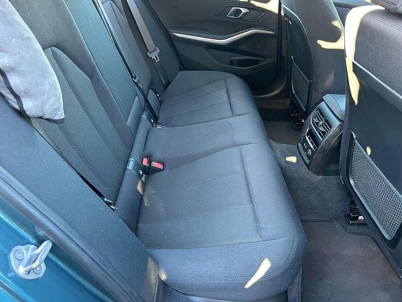 Usata BMW 318 Advantage 150 CV (110 kW) 2020 Verde Station wagon