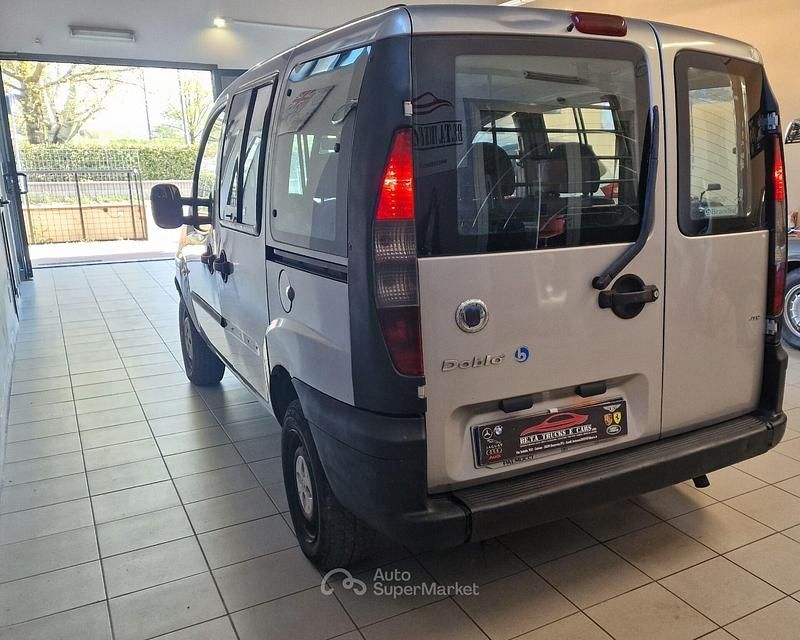 Usata Fiat Doblò 105 CV (77 kW) 2005 Grigio Monovolume