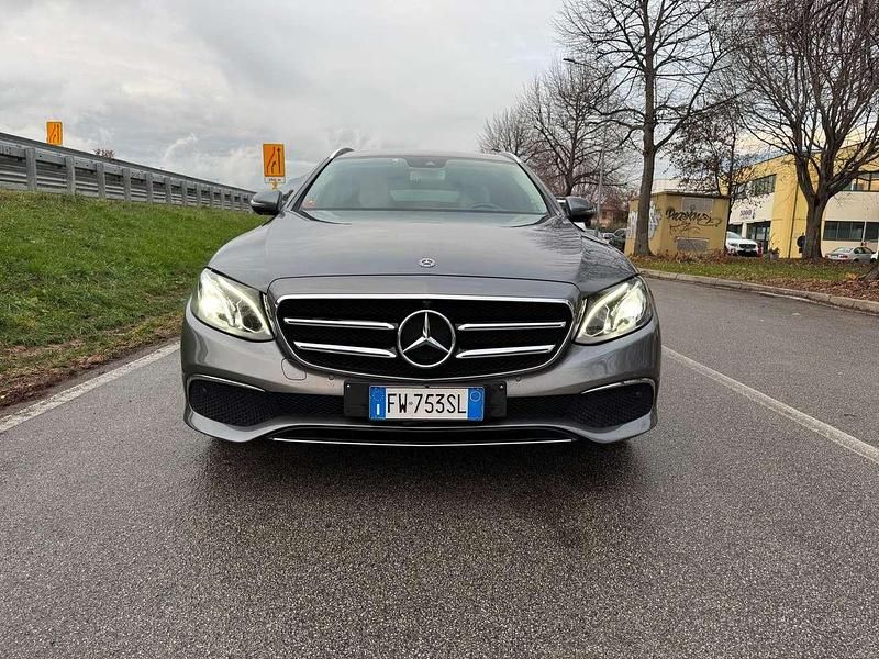 Usata Mercedes E220 Business 194 CV (142 kW) 2019 Other Station wagon