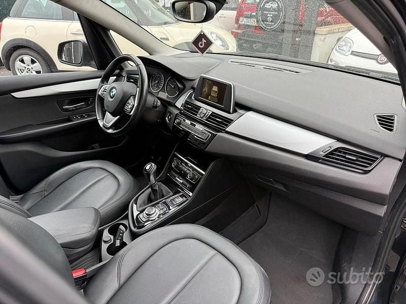 Usata BMW 218 Luxury Line 150 CV (110 kW) 2015 Nero Station wagon