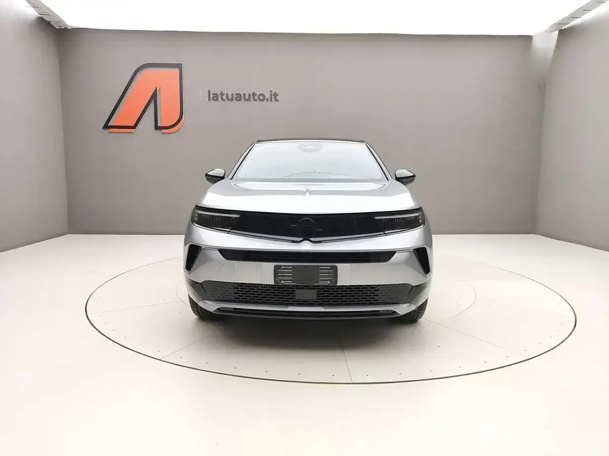 Usata Opel Mokka 131 CV (96 kW) 2025 Grigio SUV