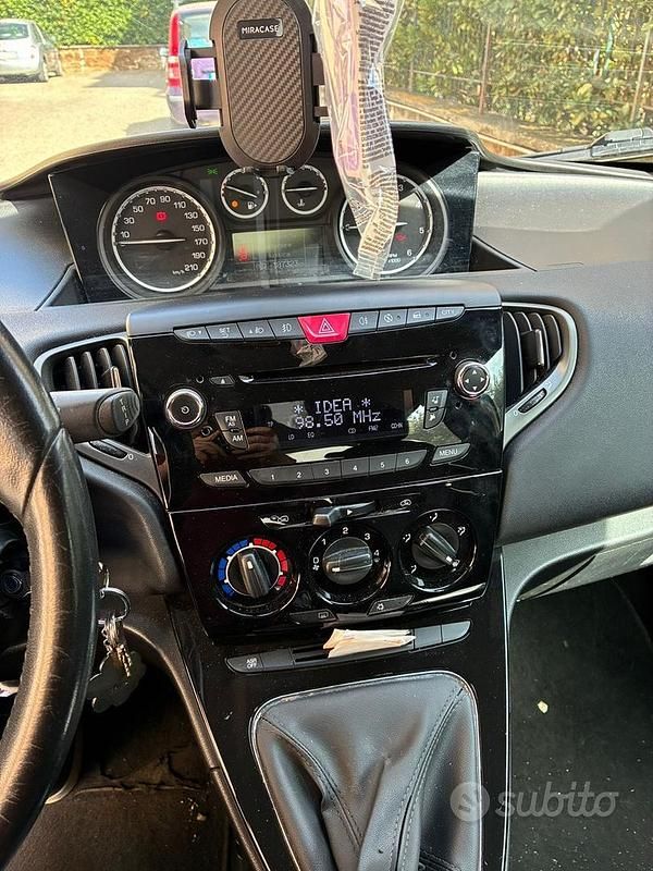 Usata Lancia Ypsilon 2011 Bianco Utilitaria