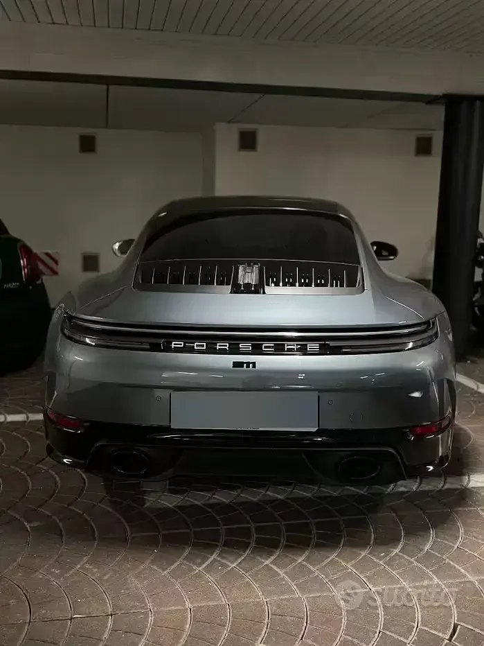 Usata Porsche 911 Carrera 394 CV (289 kW) 2024 Grigio Coupé