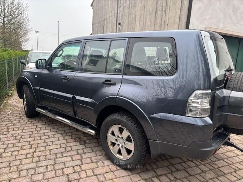 Usata Mitsubishi Pajero 171 CV (125 kW) 2008 Gray SUV