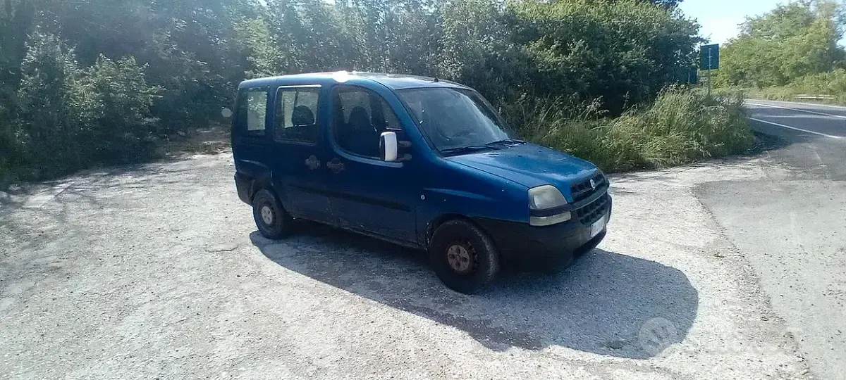 Usata Fiat Doblò 65 CV (47 kW) 2002 Blu Monovolume