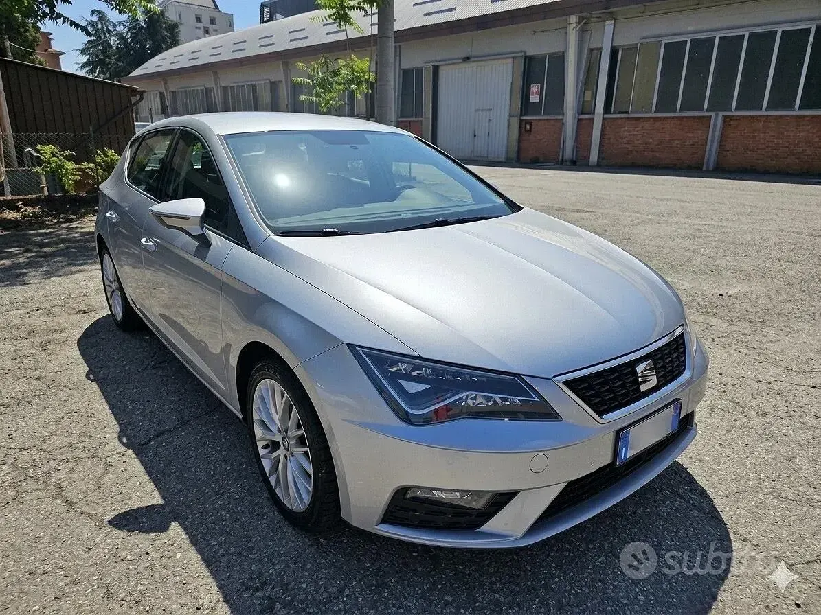 Usata Seat Leon Style 131 CV (96 kW) 2020 Grigio Berlina