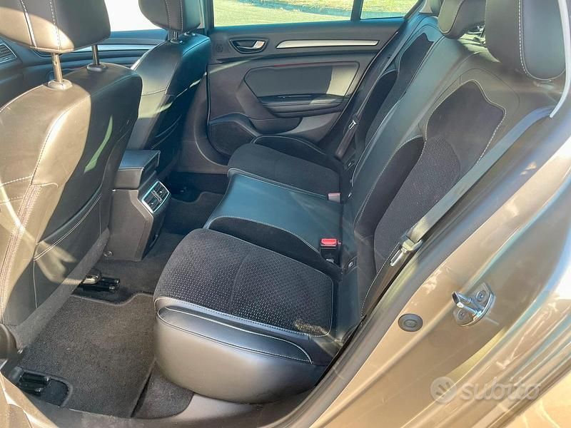 Usata Renault Mégane GrandTour Intens 140 CV (102 kW) 2020 Beige Station wagon