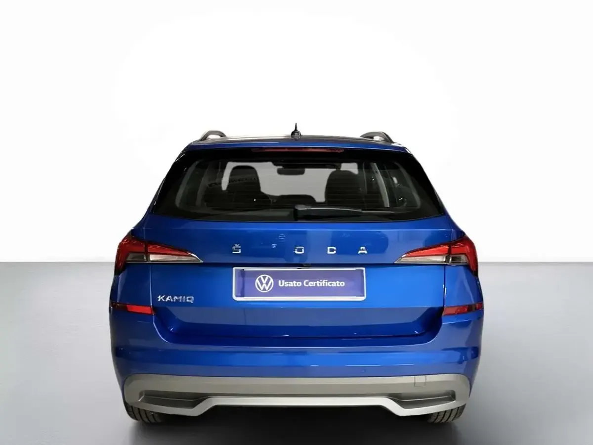 Usata Skoda Kamiq Ambition 95 CV (69 kW) 2023 Blu race metallizzato SUV
