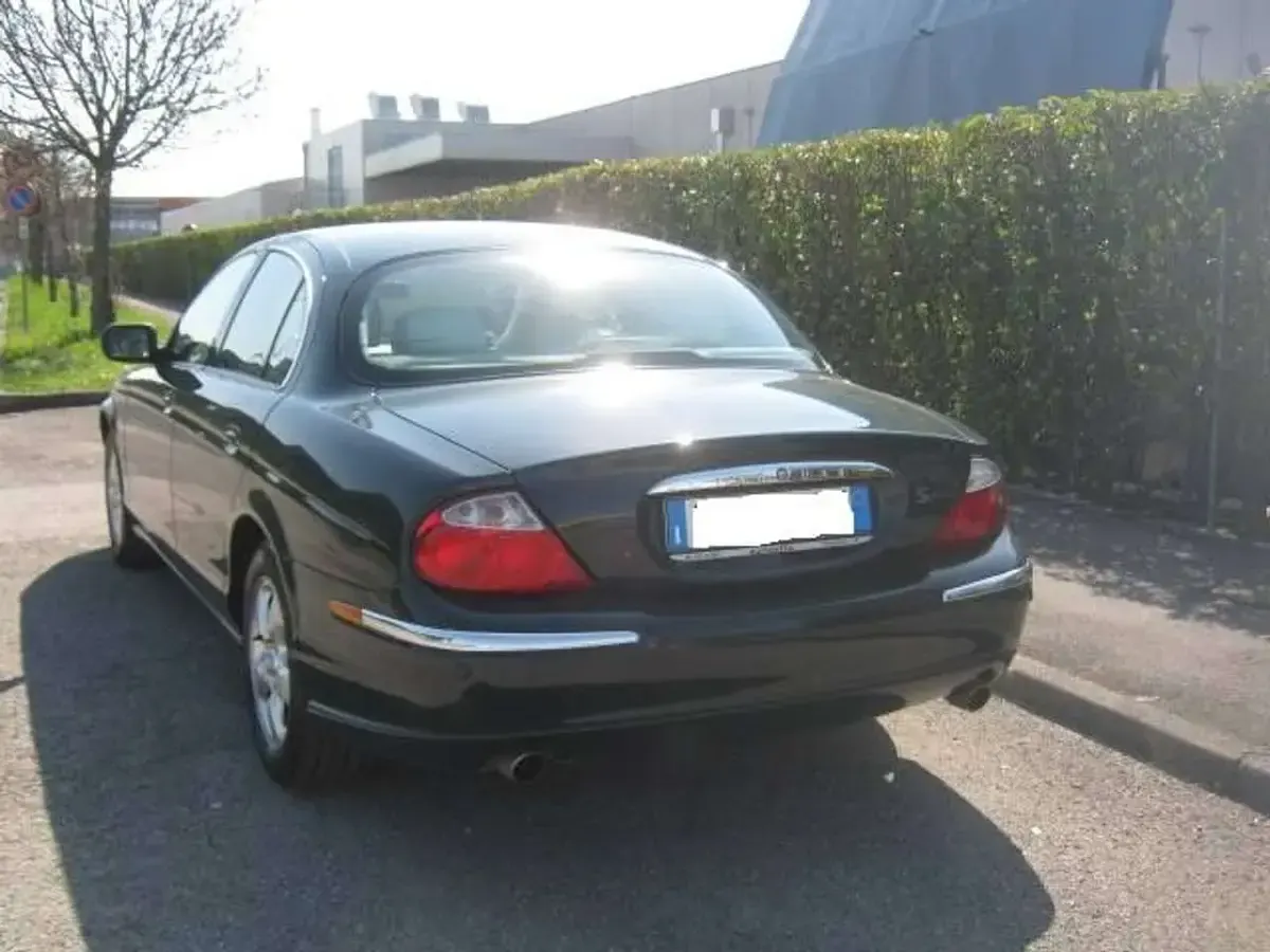 Usata Jaguar S-Type Executive 238 CV (175 kW) 2001 Verde Berlina