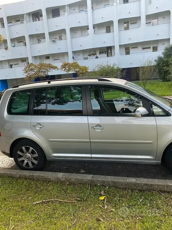 Usata VW Touran 140 CV (102 kW) 2006 Grigio Monovolume