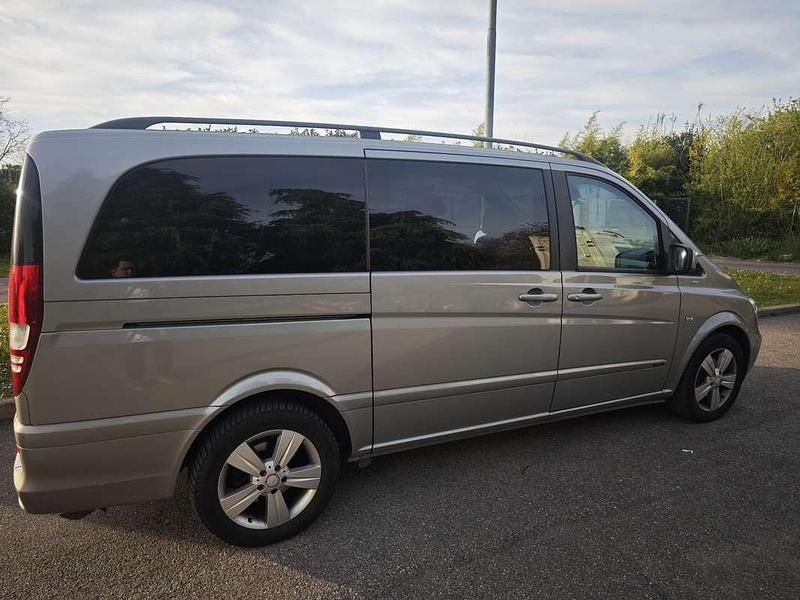 Usata Mercedes Viano Avantgarde Edition 224 CV (164 kW) 2011 Grigio Monovolume