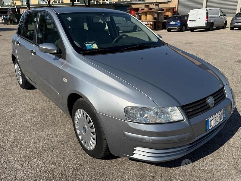 Usata Fiat Stilo Active 95 CV (69 kW) 2005 Grigio Berlina