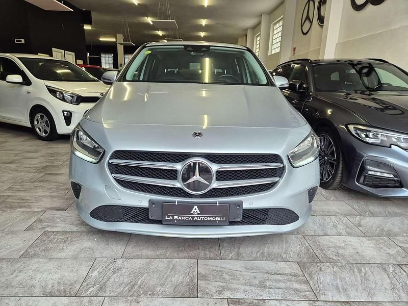 Usata Mercedes B180 Business 136 CV (100 kW) 2020 Grigio Monovolume