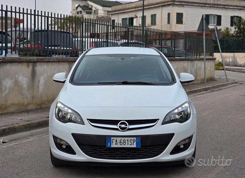 Usata Opel Astra Cosmo 110 CV (80 kW) 2016 Bianco Station wagon